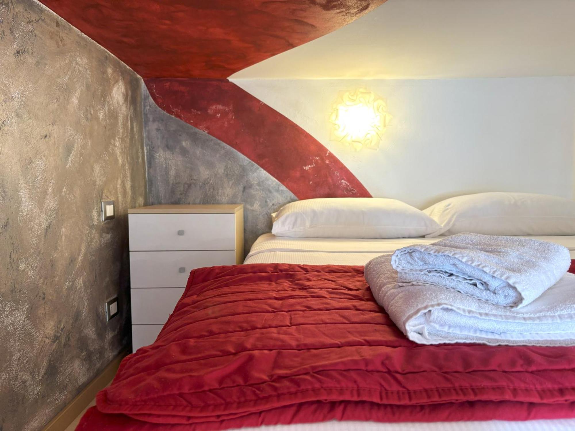 Apartamento Red Velvet Trieste Exterior foto